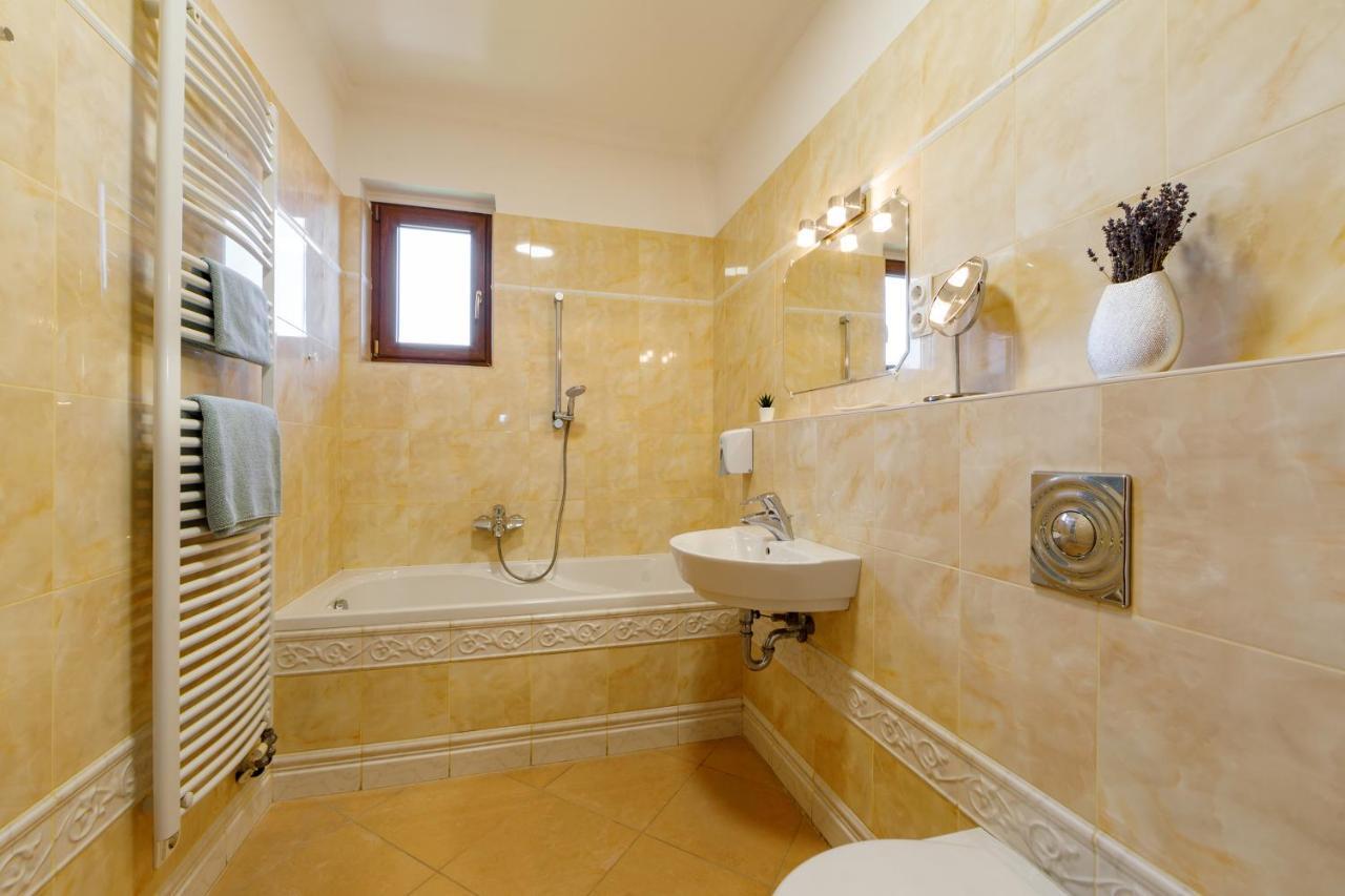 Villa Muzsa Deluxe บาลาตอนฟือเรด ภายนอก รูปภาพ